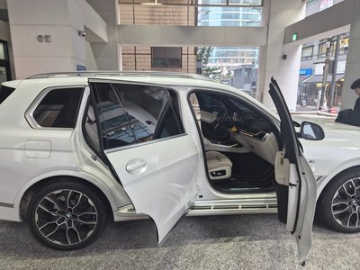 صورة 3 لـ 2025 BMW X7