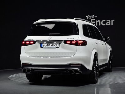 2026 Mercedes-BENZ GLS — фото 3