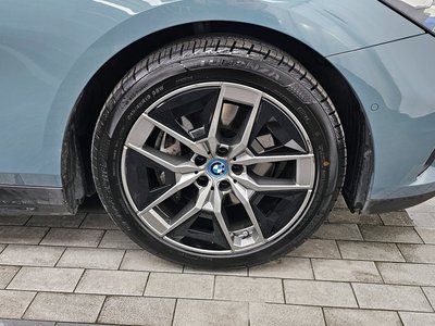 صورة 8 لـ 2024 BMW I5