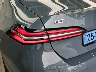 صورة 10 لـ 2024 BMW I5