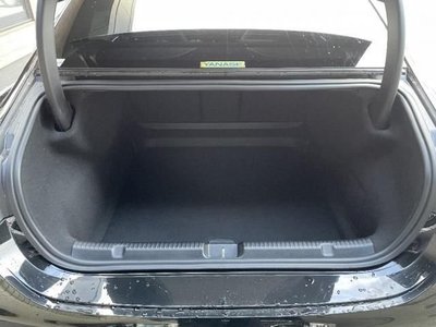 MERCEDES-BENZ EQE - 7