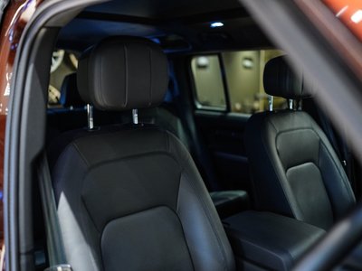 LAND ROVER DEFENDER - 4