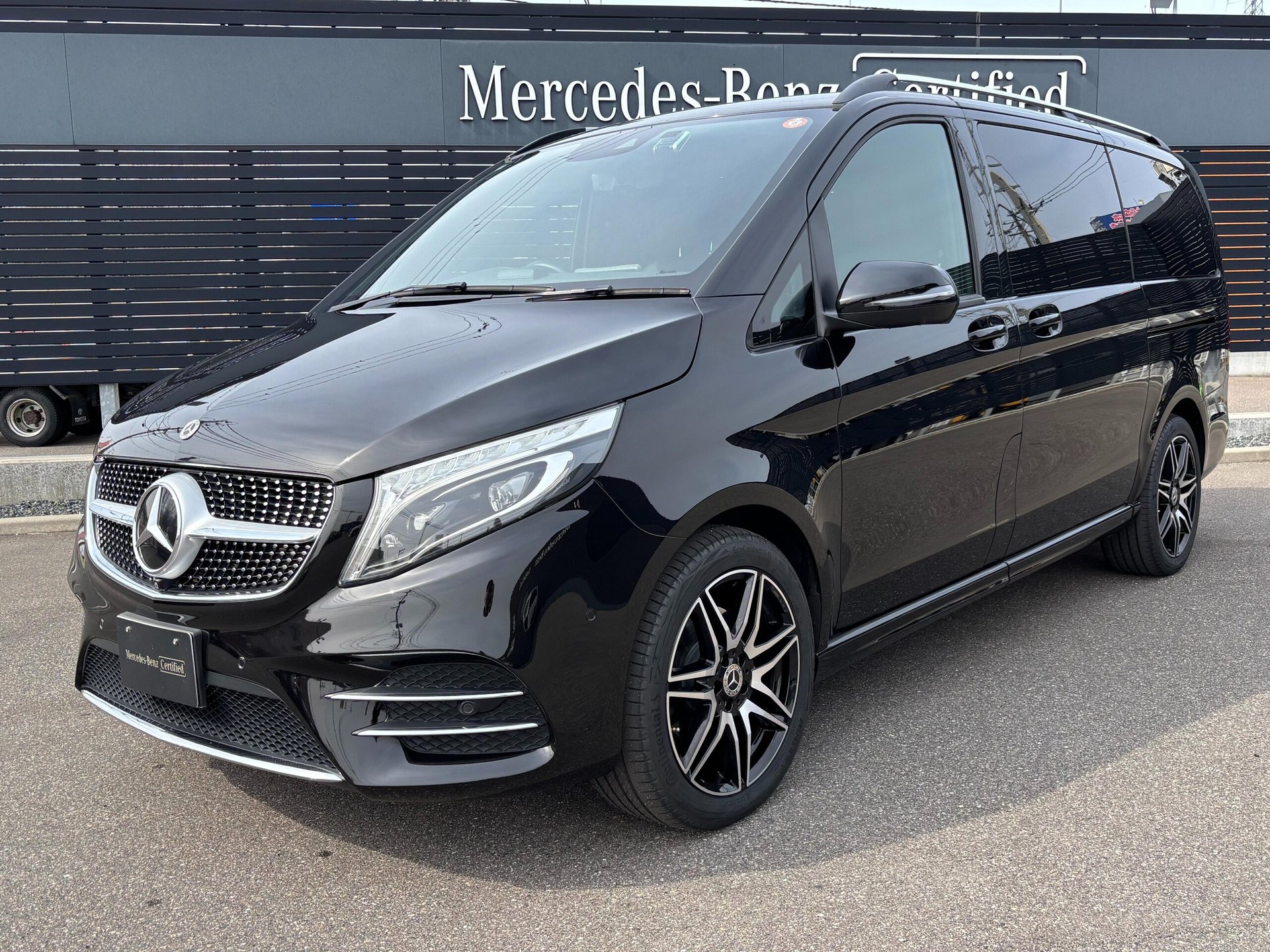 MERCEDES-BENZ V-CLASS - View 1