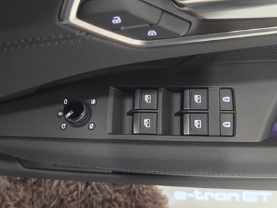 صورة مصغرة 63 لـ 2024 AUDI E-TRON GT QUATTRO