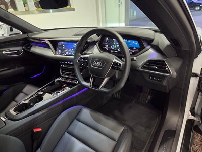صورة مصغرة 41 لـ 2024 AUDI E-TRON GT QUATTRO