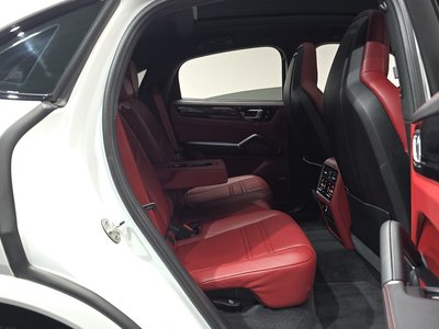2022 Porsche CAYENNE — миниатюра 18
