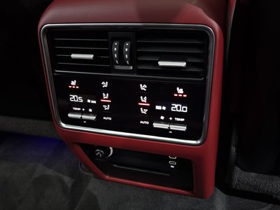 2022 Porsche CAYENNE — миниатюра 25
