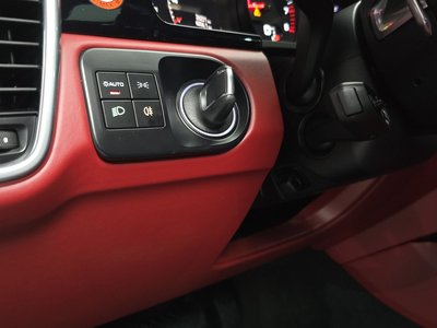 2022 Porsche CAYENNE — миниатюра 28