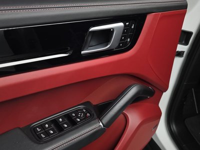 2022 Porsche CAYENNE — миниатюра 27