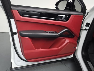 2022 Porsche CAYENNE — миниатюра 14