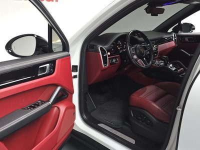 2022 Porsche CAYENNE — миниатюра 13