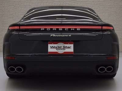 PORSCHE PANAMERA - 8