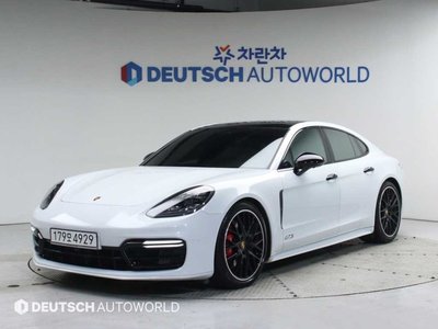 PORSCHE PANAMERA - 1