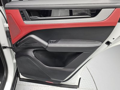 2024 Porsche CAYENNE — миниатюра 16