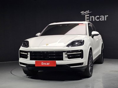 2024 Porsche CAYENNE photo 3
