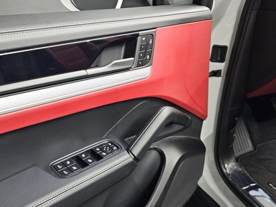 2024 Porsche CAYENNE — миниатюра 32