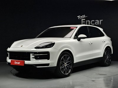 2024 Porsche CAYENNE photo 2