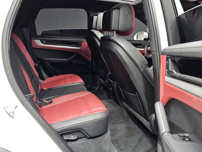 2024 Porsche CAYENNE — миниатюра 19