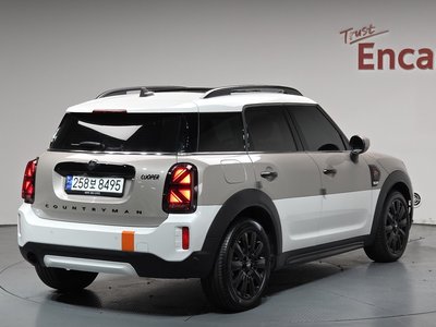 MINI COUNTRYMAN - 3