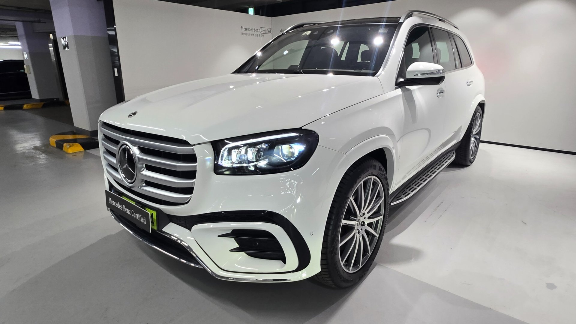 MERCEDES-BENZ GLS - View 1