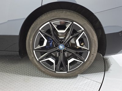 صورة 8 لـ 2024 BMW IX