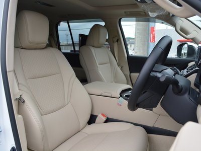 TOYOTA LAND CRUISER 300 - 2