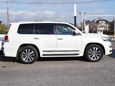 TOYOTA LAND CRUISER 200 - 9