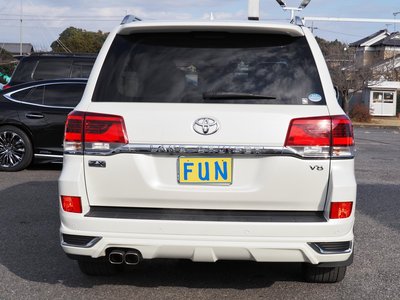 TOYOTA LAND CRUISER 200 - 7