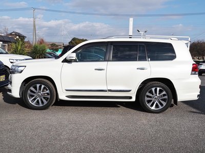TOYOTA LAND CRUISER 200 - 8