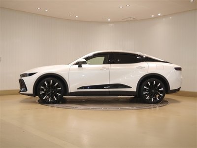 TOYOTA CROWN CROSSOVER - 3