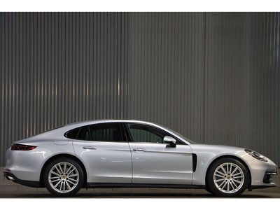PORSCHE PANAMERA - 6