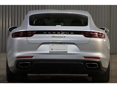 PORSCHE PANAMERA - 8