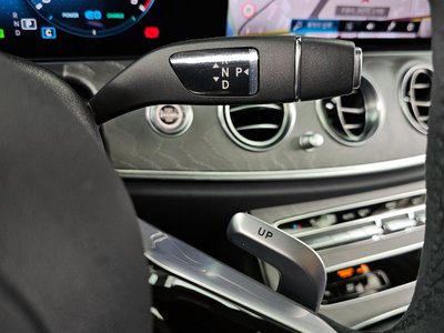 MERCEDES-BENZ E-CLASS - 9