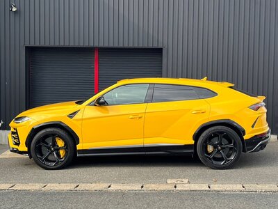 LAMBORGHINI URUS - 8