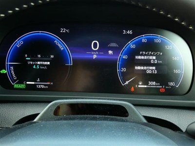 TOYOTA CROWN CROSSOVER - 4