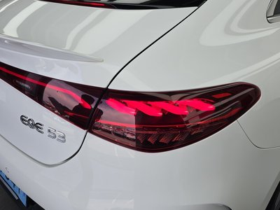 MERCEDES-BENZ EQE - 10