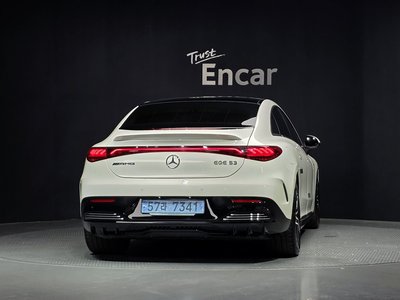 MERCEDES-BENZ EQE - 3