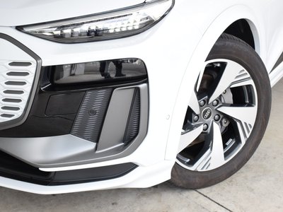 صورة 9 لـ 2025 AUDI Q6 E-TRON