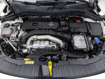 MERCEDES-BENZ GLA - 7