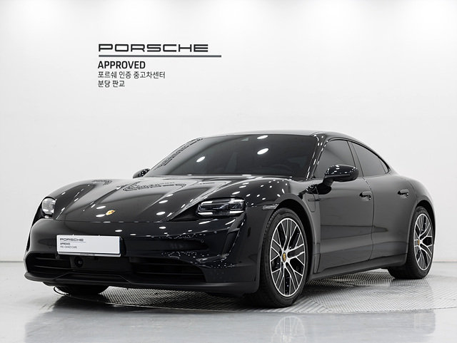 PORSCHE TAYCAN - View 1