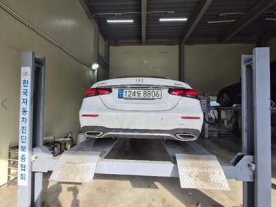 MERCEDES-BENZ E-CLASS - 3