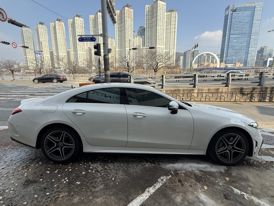 MERCEDES-BENZ CLS - View 1