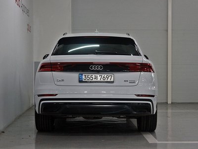 AUDI Q8 - 3