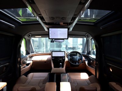 TOYOTA VELLFIRE - 2