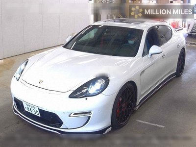 PORSCHE PANAMERA - 4