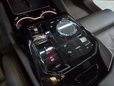BMW 5 SERIES - 10