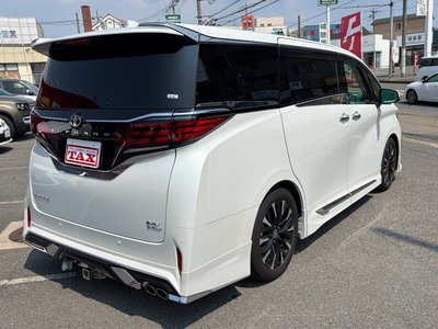 2025 Toyota ALPHARD — фото 2