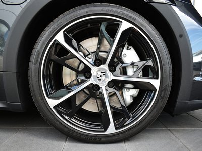 صورة 15 لـ 2026 Porsche TAYCAN