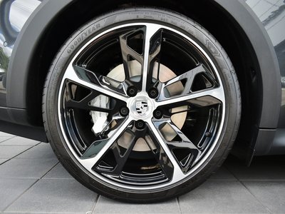 صورة 14 لـ 2026 Porsche TAYCAN
