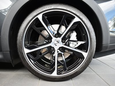 صورة 13 لـ 2026 Porsche TAYCAN
